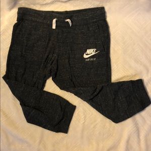 Nike Capri Lounging Sweats Large